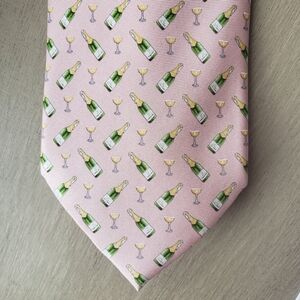 Alynn Pink Tie Champagne Pattern